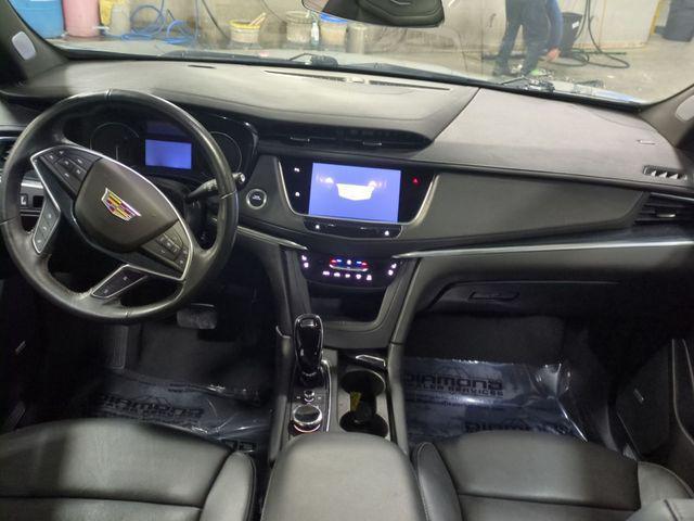 used 2024 Cadillac XT5 car, priced at $37,000
