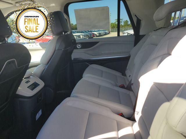 new 2025 Lincoln Navigator car, priced at $105,080