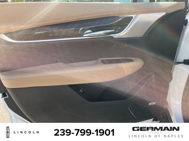 used 2022 Cadillac XT6 car, priced at $36,810