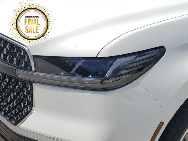 new 2025 Lincoln Navigator car, priced at $101,690