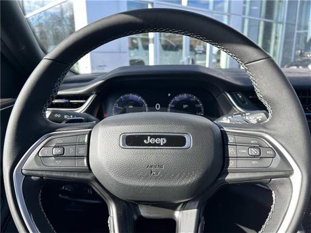new 2025 Jeep Grand Cherokee car, priced at $42,980