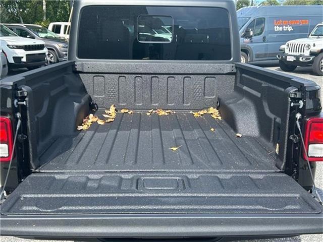 new 2025 Jeep Gladiator car, priced at $49,970