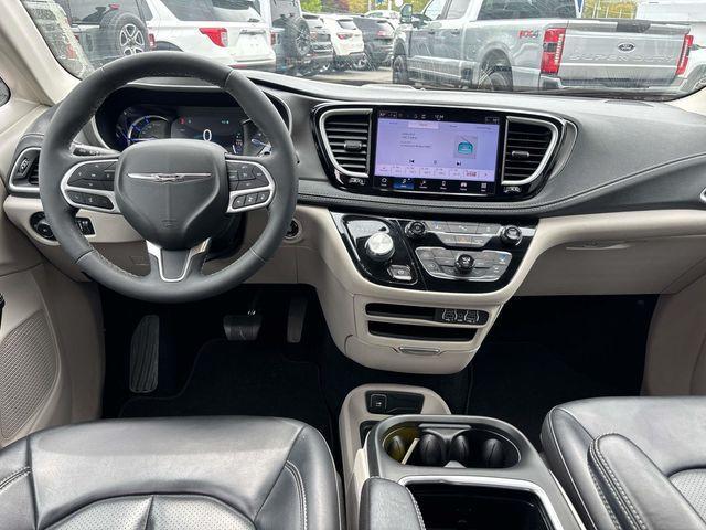 used 2023 Chrysler Pacifica Hybrid car, priced at $29,500