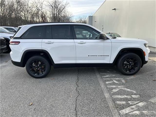 new 2025 Jeep Grand Cherokee car, priced at $44,635