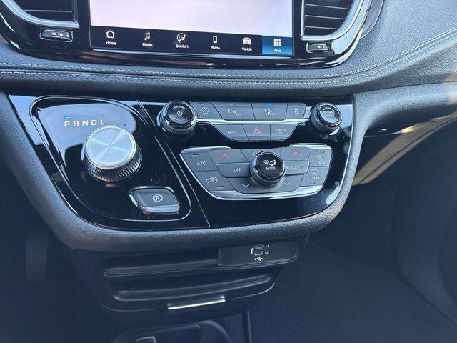 new 2026 Chrysler Pacifica car, priced at $43,660