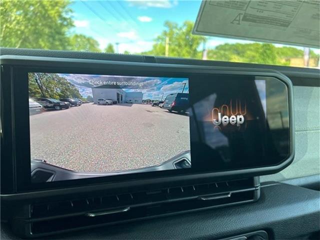 new 2025 Jeep Gladiator car, priced at $45,675