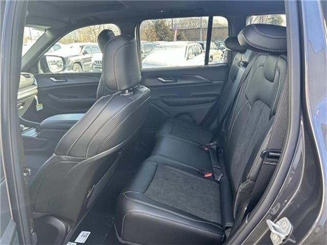 new 2025 Jeep Grand Cherokee car, priced at $44,625