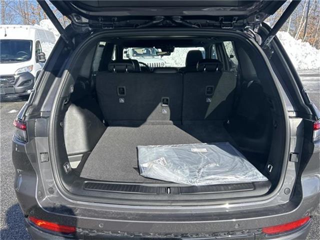 new 2025 Jeep Grand Cherokee car, priced at $44,625