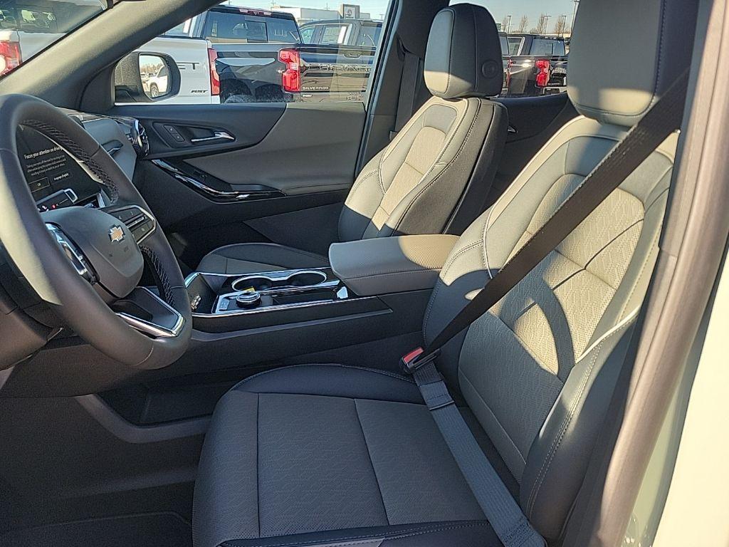 new 2026 Chevrolet Equinox car, priced at $31,155