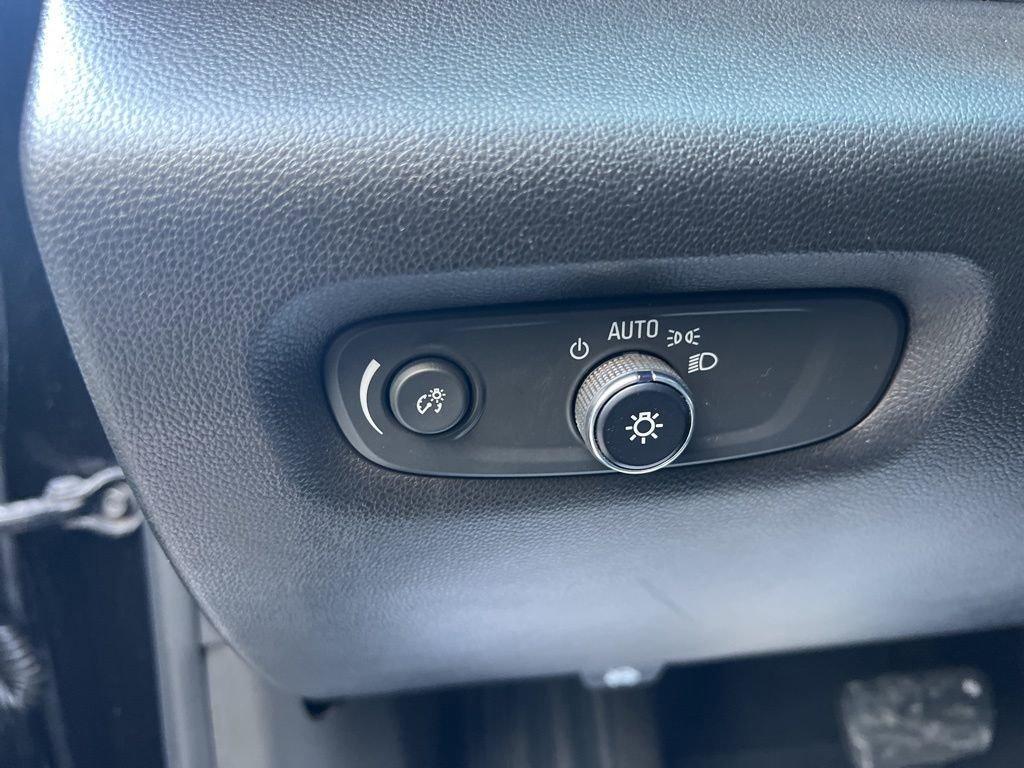 used 2022 Chevrolet Traverse car, priced at $30,500