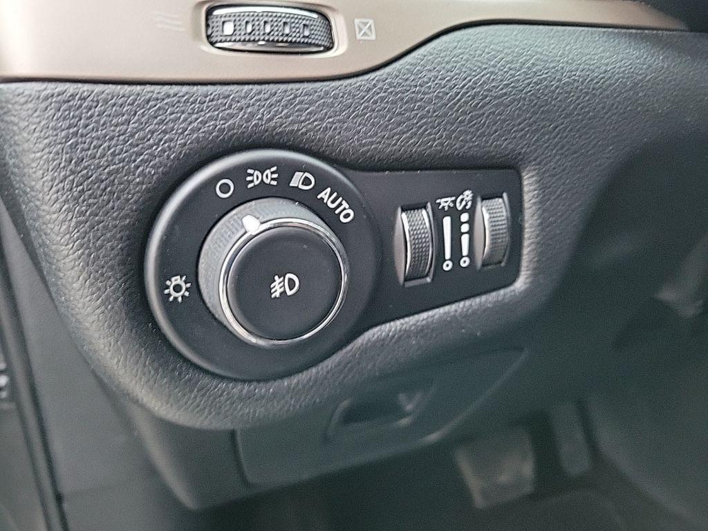 used 2015 Jeep Cherokee car, priced at $8,800