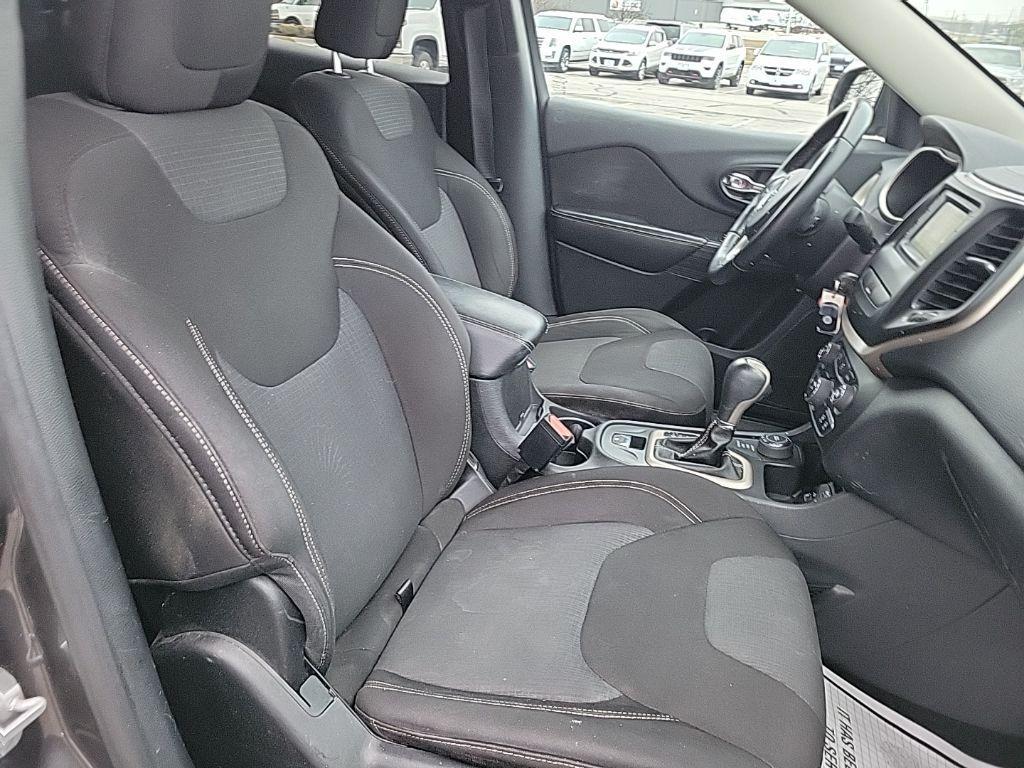 used 2015 Jeep Cherokee car, priced at $8,800