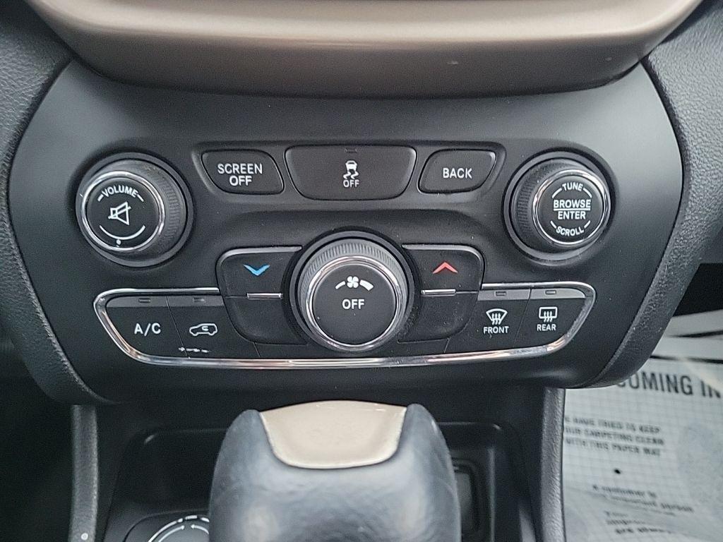 used 2015 Jeep Cherokee car, priced at $8,800