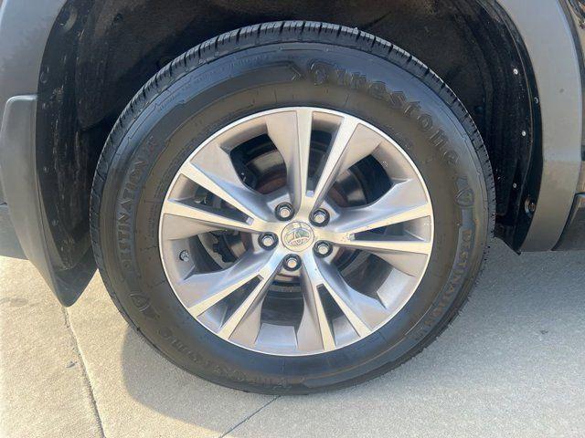 used 2014 Toyota Highlander car, priced at $12,500