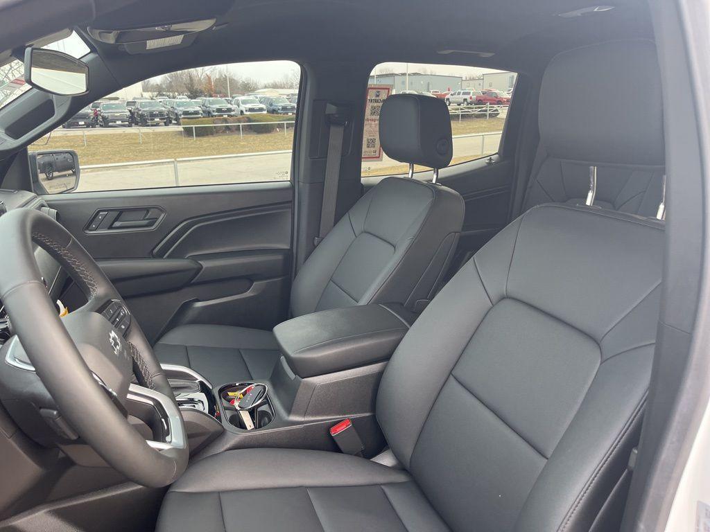 new 2025 Chevrolet Colorado car