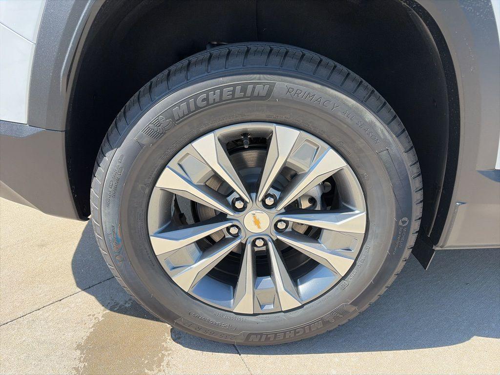 new 2026 Chevrolet Equinox car, priced at $34,459