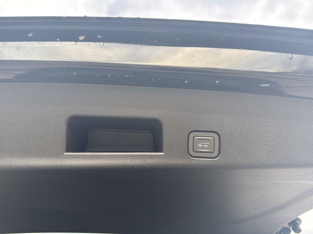 new 2026 Chevrolet Traverse car, priced at $55,634