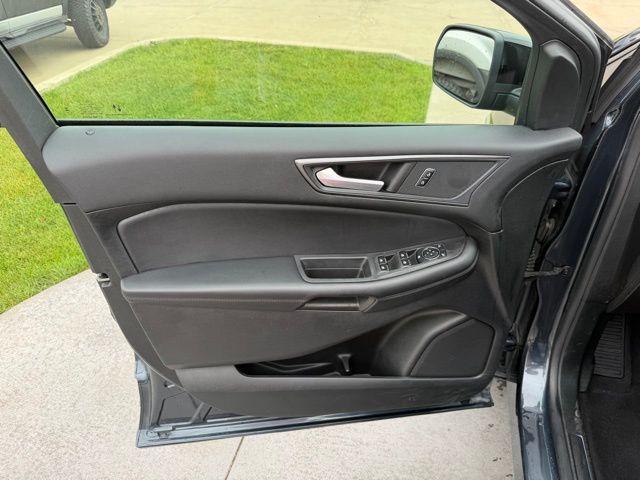 used 2023 Ford Edge car, priced at $18,000