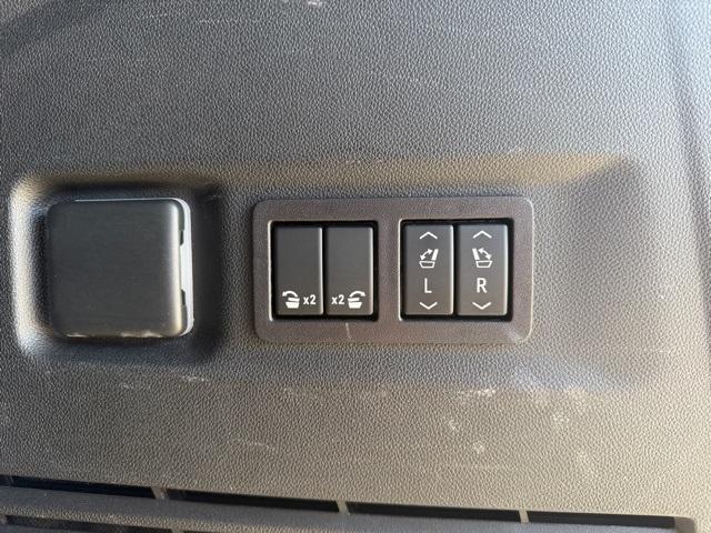 used 2023 GMC Yukon XL car, priced at $65,000