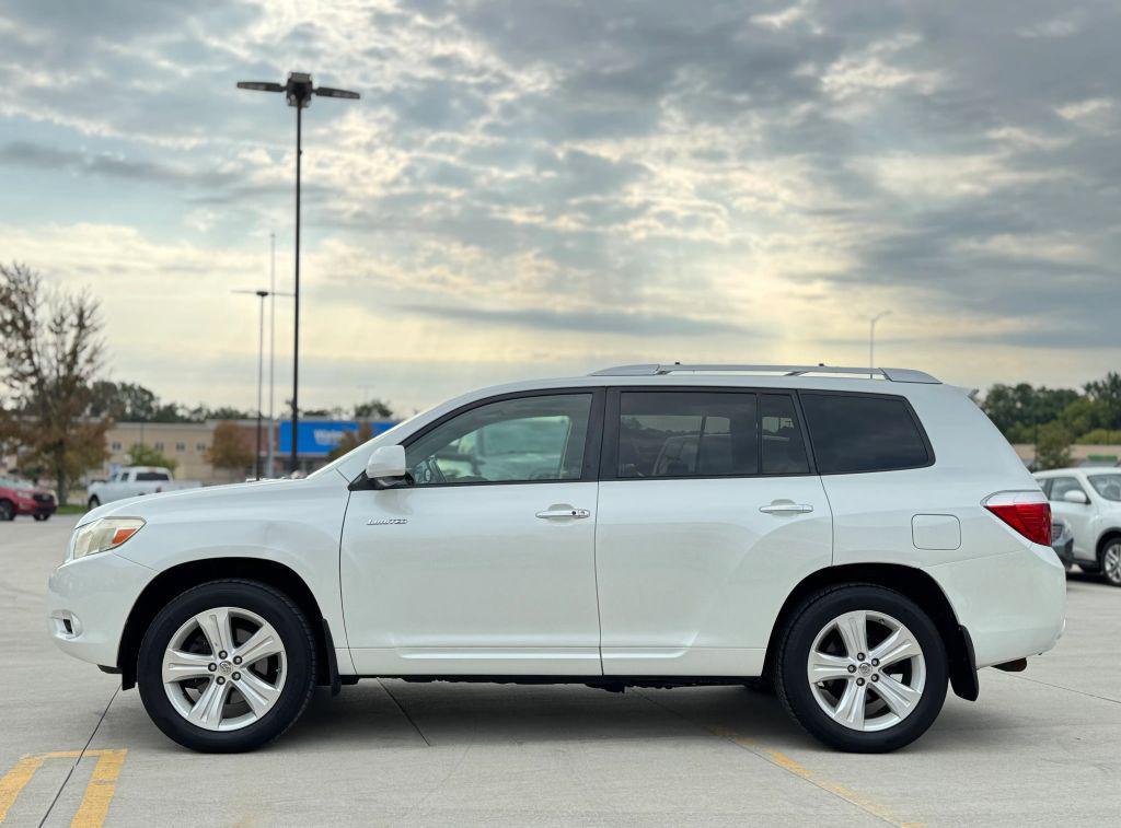 used 2010 Toyota Highlander car, priced at $14,450