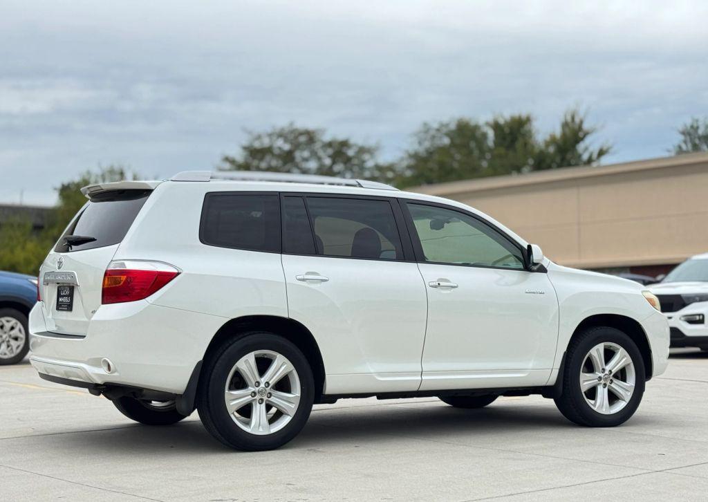 used 2010 Toyota Highlander car, priced at $14,450