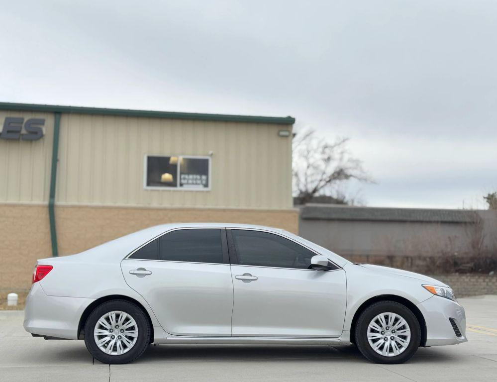 used 2014 Toyota Camry Hybrid car, priced at $13,250