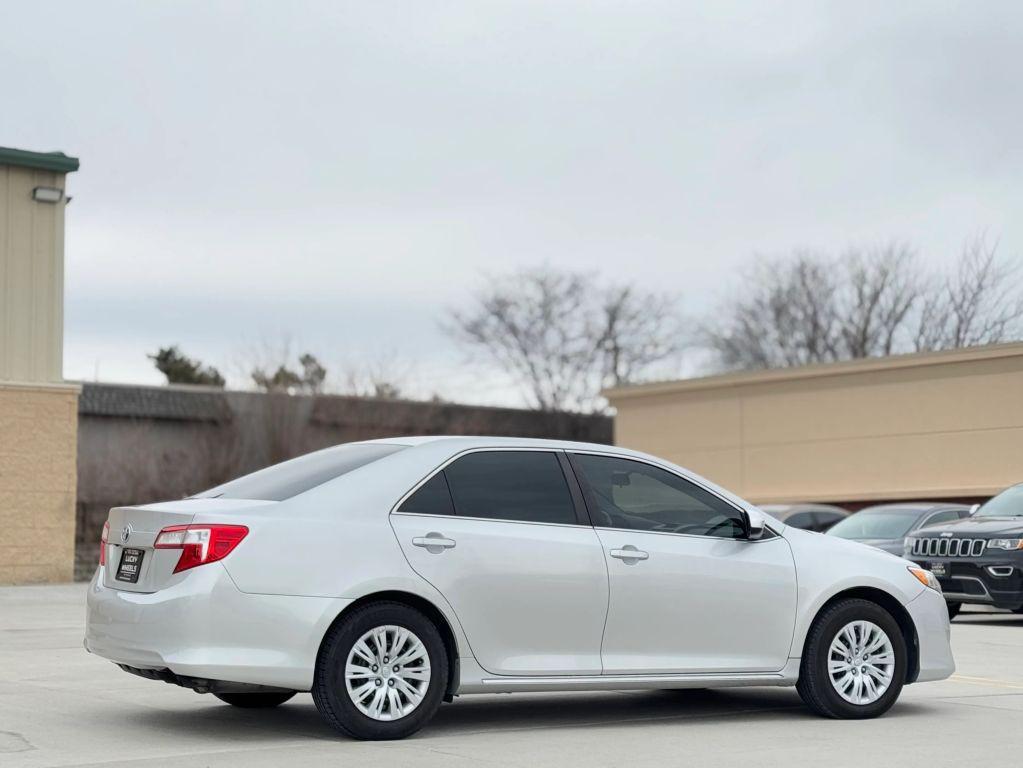 used 2014 Toyota Camry Hybrid car, priced at $13,250