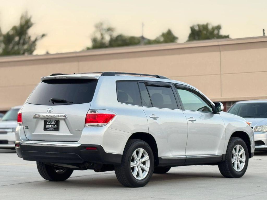 used 2012 Toyota Highlander car, priced at $15,950