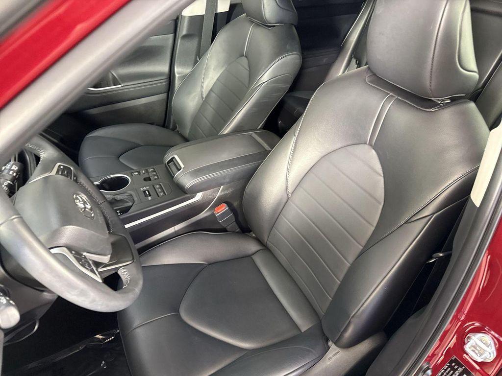used 2024 Toyota Highlander car, priced at $39,999
