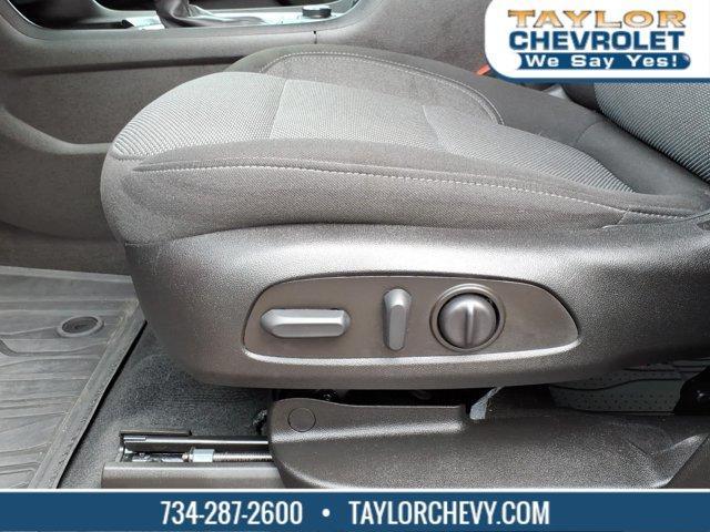 used 2023 Chevrolet Traverse car, priced at $30,559