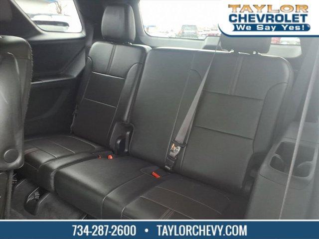 used 2023 Chevrolet Traverse car, priced at $36,995