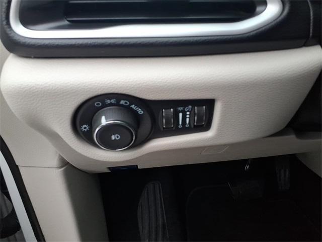 used 2024 Chrysler Pacifica car, priced at $29,995