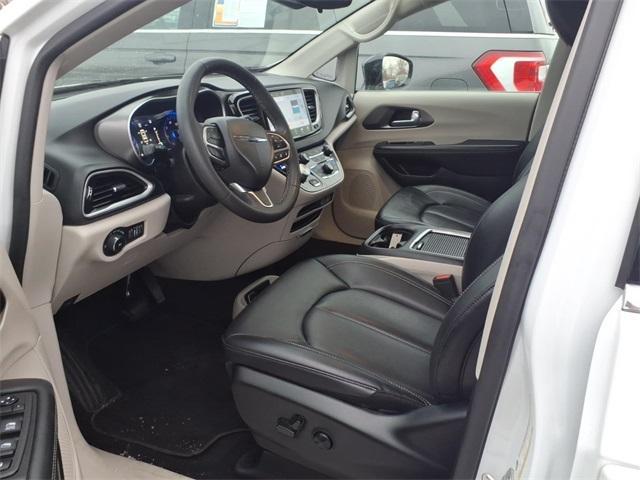 used 2024 Chrysler Pacifica car, priced at $29,995