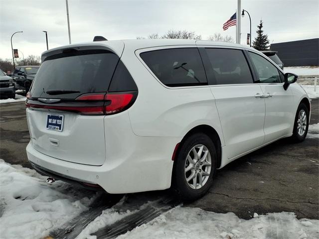 used 2024 Chrysler Pacifica car, priced at $29,995
