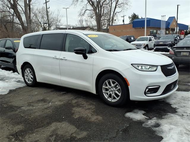 used 2024 Chrysler Pacifica car, priced at $29,995