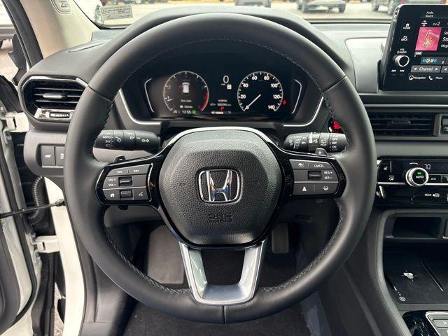 new 2025 Honda Pilot car, priced at $49,121