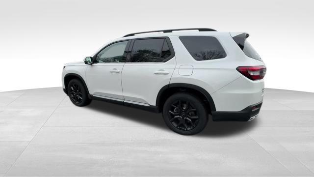 new 2025 Honda Pilot car, priced at $49,121