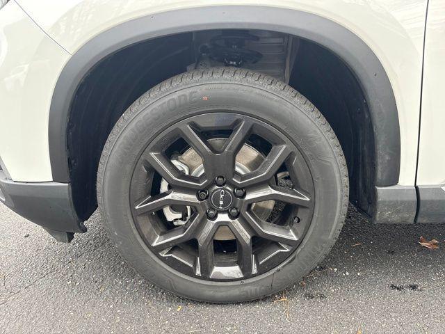 new 2025 Honda Pilot car, priced at $49,121