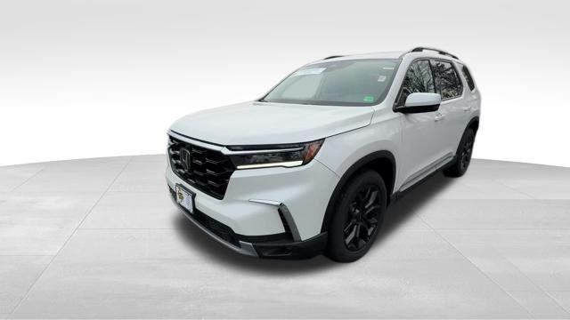 new 2025 Honda Pilot car, priced at $49,121