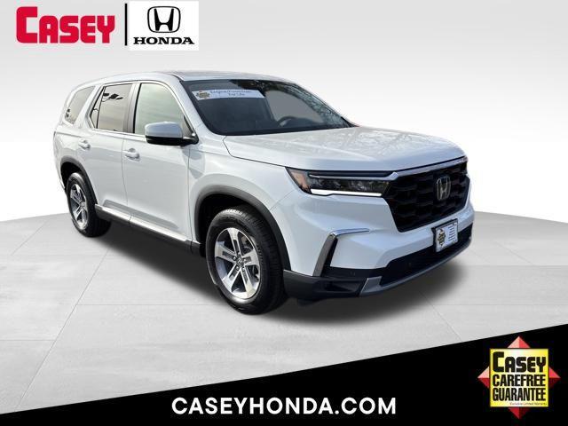 new 2025 Honda Pilot car, priced at $45,450