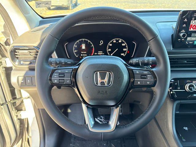 new 2025 Honda Pilot car, priced at $45,343