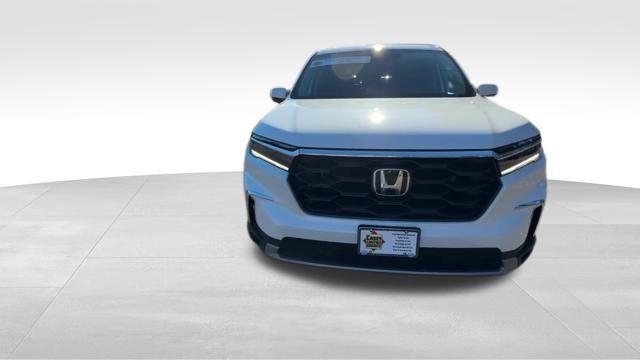 new 2025 Honda Pilot car, priced at $45,343
