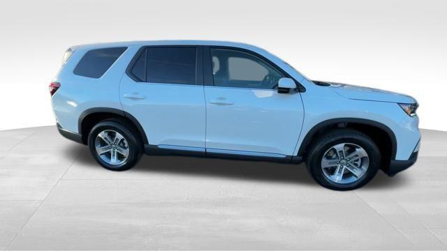 new 2025 Honda Pilot car, priced at $45,450