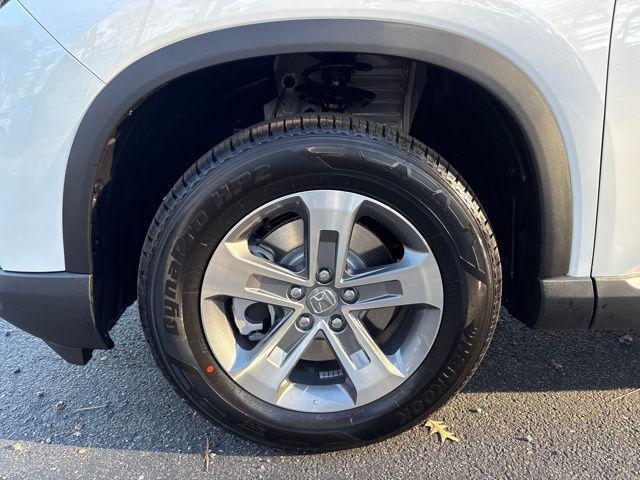 new 2025 Honda Pilot car, priced at $45,450