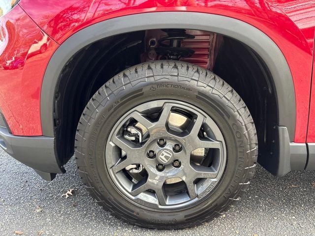 new 2025 Honda Pilot car, priced at $49,850