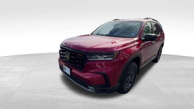 new 2025 Honda Pilot car, priced at $49,850