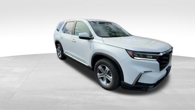 new 2025 Honda Pilot car, priced at $46,050