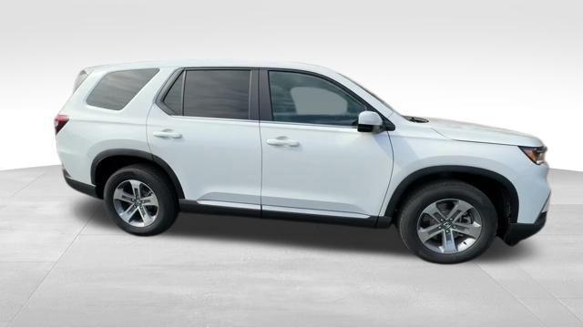 new 2025 Honda Pilot car, priced at $46,050