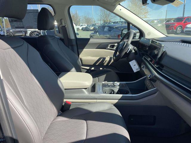 new 2026 Kia Carnival Hybrid car, priced at $39,987