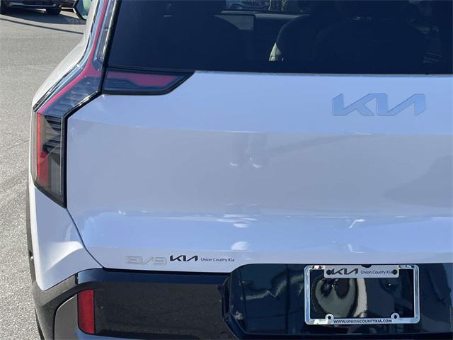 new 2026 Kia EV9 car, priced at $62,480